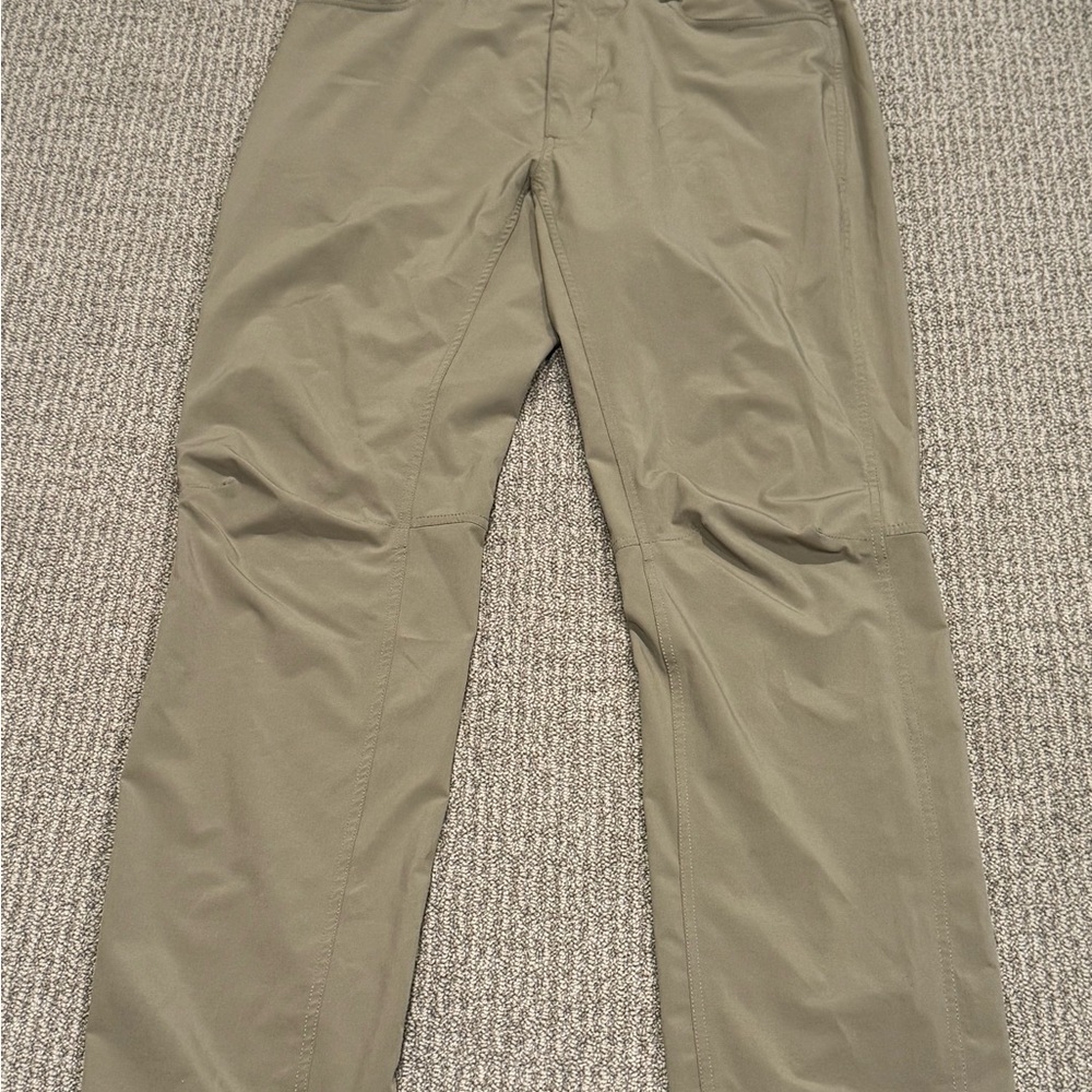Men's under armor tan Pants